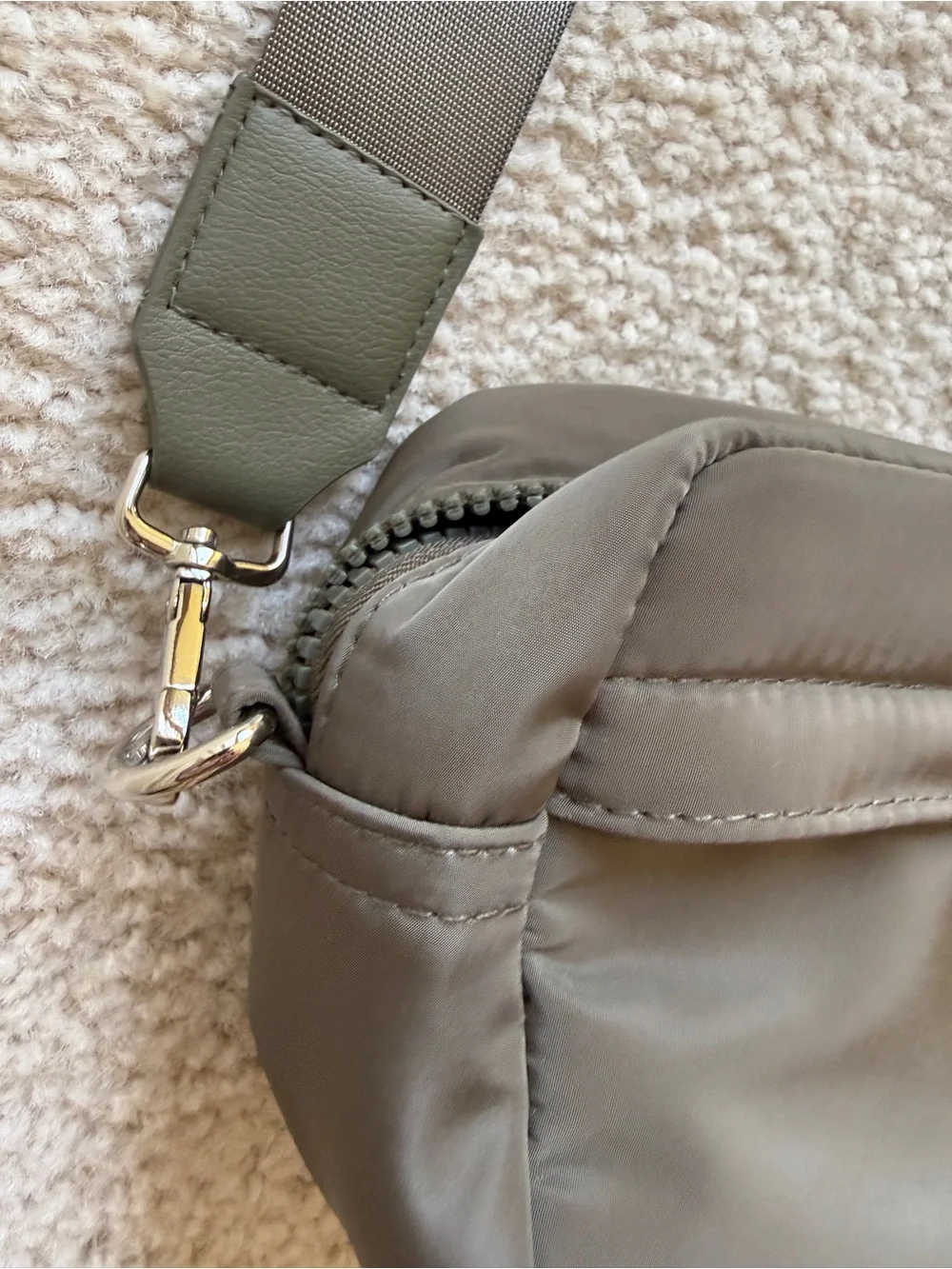 Women’s Crossbody Sling Bag in olive green - Minimal Everyday Carry